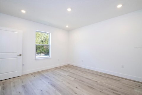 House in Eustis, Florida 4 bedrooms, 172.89 sq.m. № 1533320 - photo 28