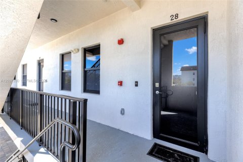 Copropriété à vendre à Doral, Floride: 3 chambres, 114.83 m2 № 2415887 - photo 4