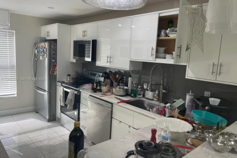 Touwnhouse à vendre à Pembroke Pines, Floride: 3 chambres, 136.75 m2 № 2003933 - photo 8