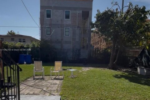 Apartamento en alquiler en Miami, Florida, 1 dormitorio, 236.53 m2 № 1951819 - foto 22