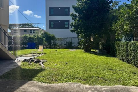 Apartamento en alquiler en Miami, Florida, 1 dormitorio, 236.53 m2 № 1951819 - foto 19
