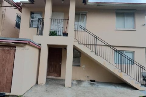 Apartamento en alquiler en Miami, Florida, 1 dormitorio, 236.53 m2 № 1951819 - foto 8