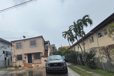 Apartamento en alquiler en Miami, Florida, 1 dormitorio, 236.53 m2 № 1951819 - foto 2