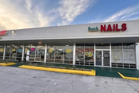 Immobilier commercial à louer à Titusville, Floride: 1594.2 m2 № 1681415 - photo 3