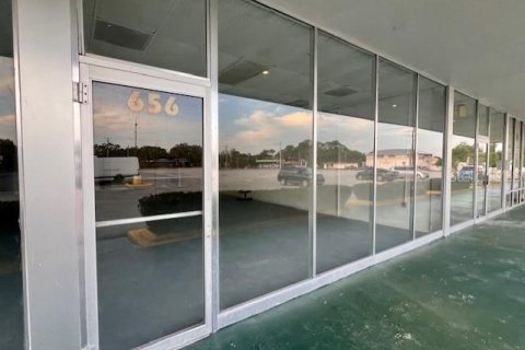 Immobilier commercial à louer à Titusville, Floride: 1594.2 m2 № 1681415 - photo 10