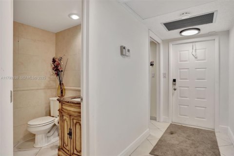 Copropriété à vendre à Pompano Beach, Floride: 3 chambres, 150.5 m2 № 2186009 - photo 23