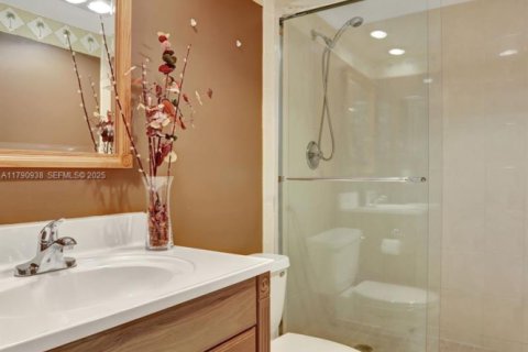Copropriété à vendre à Pompano Beach, Floride: 3 chambres, 150.5 m2 № 2186009 - photo 21