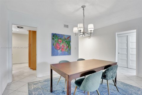 Copropriété à vendre à Pompano Beach, Floride: 3 chambres, 150.5 m2 № 2186009 - photo 10