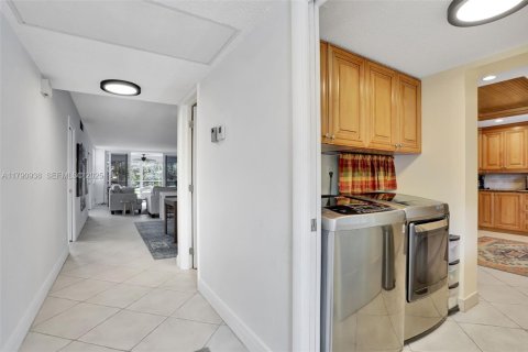 Copropriété à vendre à Pompano Beach, Floride: 3 chambres, 150.5 m2 № 2186009 - photo 7