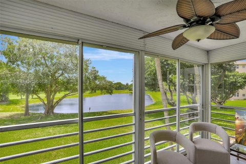 Condo à Pompano Beach, Floride, 3 chambres  № 2186009