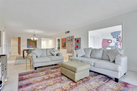 Copropriété à vendre à Pompano Beach, Floride: 3 chambres, 150.5 m2 № 2186009 - photo 15