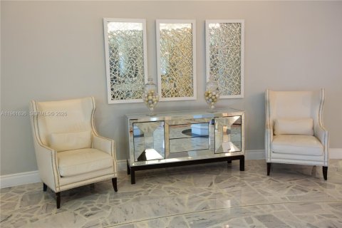 Condo in Hollywood, Florida, 1 bedroom  № 2024485 - photo 21