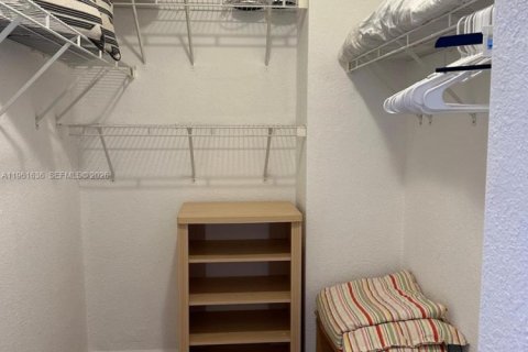 Condo in Hollywood, Florida, 1 bedroom  № 2024485 - photo 8