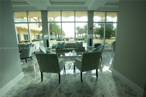 Condo in Hollywood, Florida, 1 bedroom  № 2024485 - photo 26