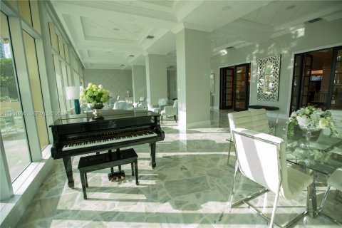 Condo in Hollywood, Florida, 1 bedroom  № 2024485 - photo 27