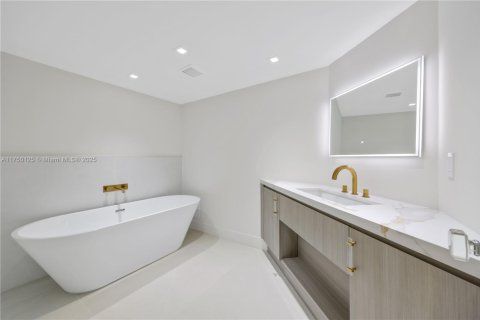 Copropriété à vendre à Miami Beach, Floride: 3 chambres, 262.63 m2 № 1875376 - photo 28