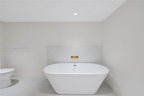 Copropriété à vendre à Miami Beach, Floride: 3 chambres, 262.63 m2 № 1875376 - photo 30