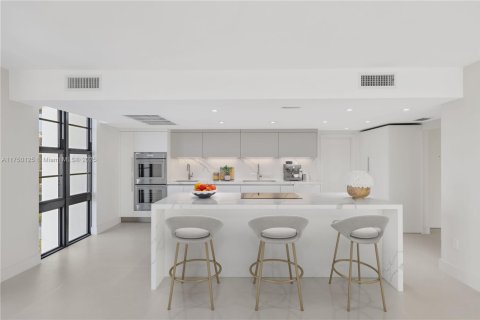 Copropriété à vendre à Miami Beach, Floride: 3 chambres, 262.63 m2 № 1875376 - photo 2