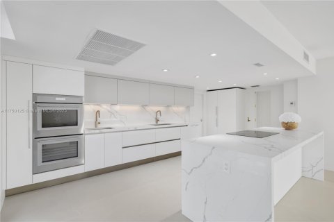 Copropriété à vendre à Miami Beach, Floride: 3 chambres, 262.63 m2 № 1875376 - photo 1