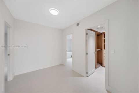 Copropriété à vendre à Miami Beach, Floride: 3 chambres, 262.63 m2 № 1875376 - photo 25