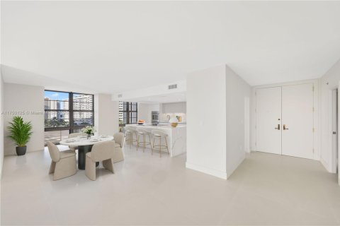 Copropriété à vendre à Miami Beach, Floride: 3 chambres, 262.63 m2 № 1875376 - photo 14