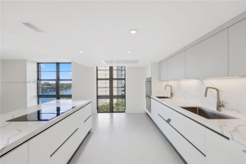 Copropriété à vendre à Miami Beach, Floride: 3 chambres, 262.63 m2 № 1875376 - photo 4
