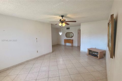 Copropriété à vendre à Miami Gardens, Floride: 1 chambre, 77.67 m2 № 1992521 - photo 10