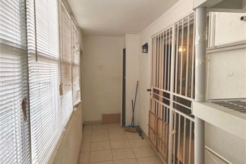 Copropriété à vendre à Miami Gardens, Floride: 1 chambre, 77.67 m2 № 1992521 - photo 23