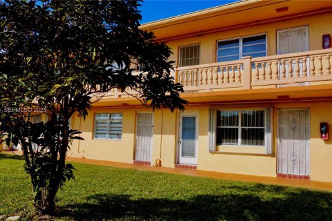 Copropriété à vendre à Miami Gardens, Floride: 1 chambre, 77.67 m2 № 1992521 - photo 2