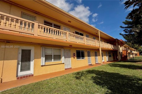 Copropriété à vendre à Miami Gardens, Floride: 1 chambre, 77.67 m2 № 1992521 - photo 3