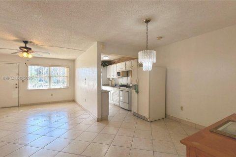 Copropriété à vendre à Miami Gardens, Floride: 1 chambre, 77.67 m2 № 1992521 - photo 9