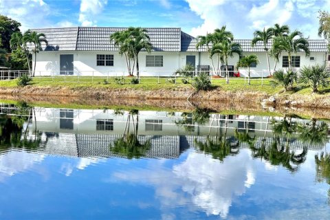 Copropriété à vendre à Miami Gardens, Floride: 1 chambre, 77.67 m2 № 1992521 - photo 30