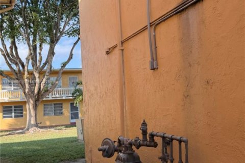 Copropriété à vendre à Miami Gardens, Floride: 1 chambre, 77.67 m2 № 1992521 - photo 27