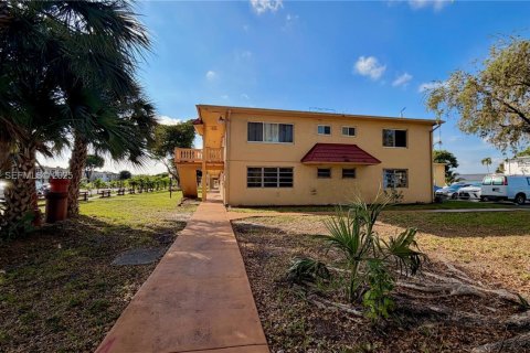 Copropriété à vendre à Miami Gardens, Floride: 1 chambre, 77.67 m2 № 1992521 - photo 28