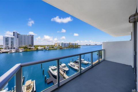 Condominio en venta en North Bay Village, Florida, 1 dormitorio, 76.92 m2 № 1982289 - foto 22
