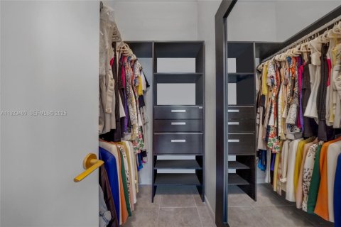 Condominio en venta en North Bay Village, Florida, 1 dormitorio, 76.92 m2 № 1982289 - foto 19