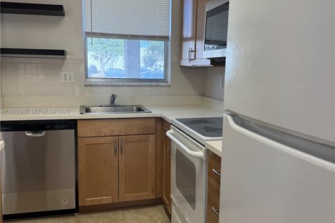 Copropriété à vendre à Sunrise, Floride: 2 chambres, 78.97 m2 № 1976730 - photo 4