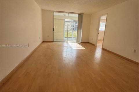 Copropriété à vendre à Sunrise, Floride: 2 chambres, 78.97 m2 № 1976730 - photo 5