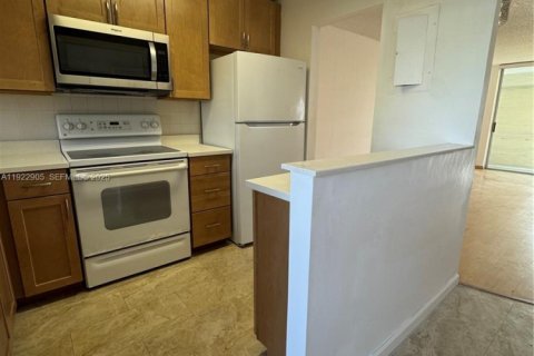 Copropriété à vendre à Sunrise, Floride: 2 chambres, 78.97 m2 № 1976730 - photo 11