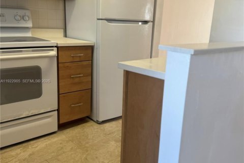 Copropriété à vendre à Sunrise, Floride: 2 chambres, 78.97 m2 № 1976730 - photo 9