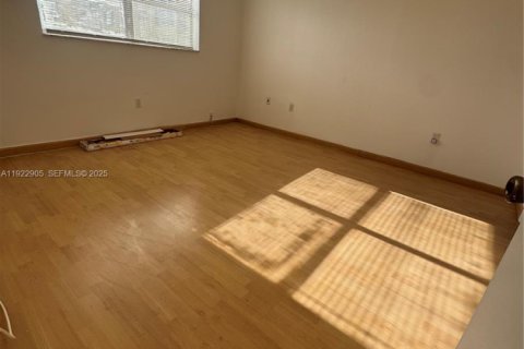 Copropriété à vendre à Sunrise, Floride: 2 chambres, 78.97 m2 № 1976730 - photo 8