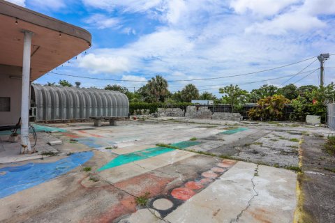 Commercial property in Pompano Beach, Florida № 2083514 - photo 2
