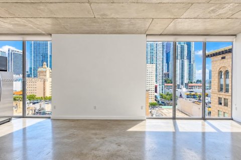 Condominio en alquiler en Miami, Florida, 1 dormitorio, 68.38 m2 № 2402163 - foto 3