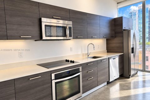 Condominio en alquiler en Miami, Florida, 1 dormitorio, 68.38 m2 № 2402163 - foto 8
