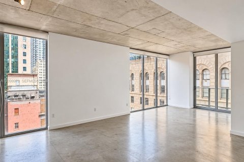 Condominio en alquiler en Miami, Florida, 1 dormitorio, 68.38 m2 № 2402163 - foto 10