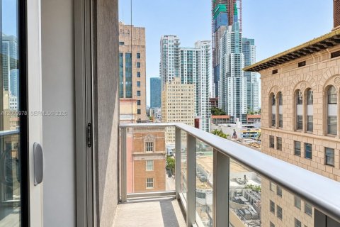 Condominio en alquiler en Miami, Florida, 1 dormitorio, 68.38 m2 № 2402163 - foto 6