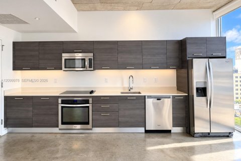Condominio en alquiler en Miami, Florida, 1 dormitorio, 68.38 m2 № 2402163 - foto 9