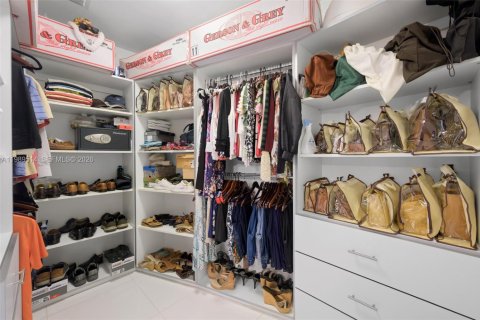 Copropriété à louer à Miami, Floride: 3 chambres, 158.68 m2 № 2051586 - photo 19