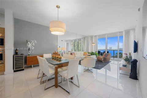 Copropriété à louer à Miami, Floride: 3 chambres, 158.68 m2 № 2051586 - photo 3