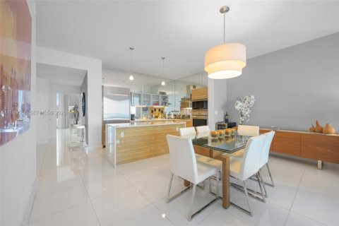 Copropriété à louer à Miami, Floride: 3 chambres, 158.68 m2 № 2051586 - photo 5